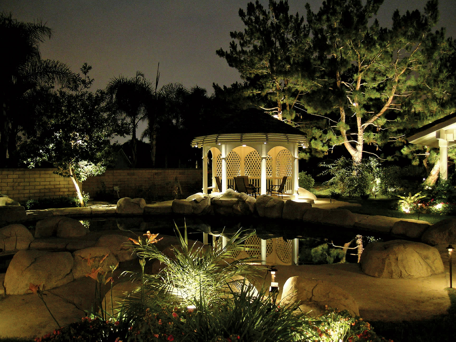 Cómo iluminar tu jardín – Revista Landuum